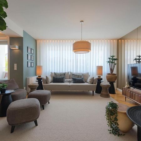 Emporium Deluxe 3Br Apartment W/ Private Parking By Lovelystay Porto Ngoại thất bức ảnh