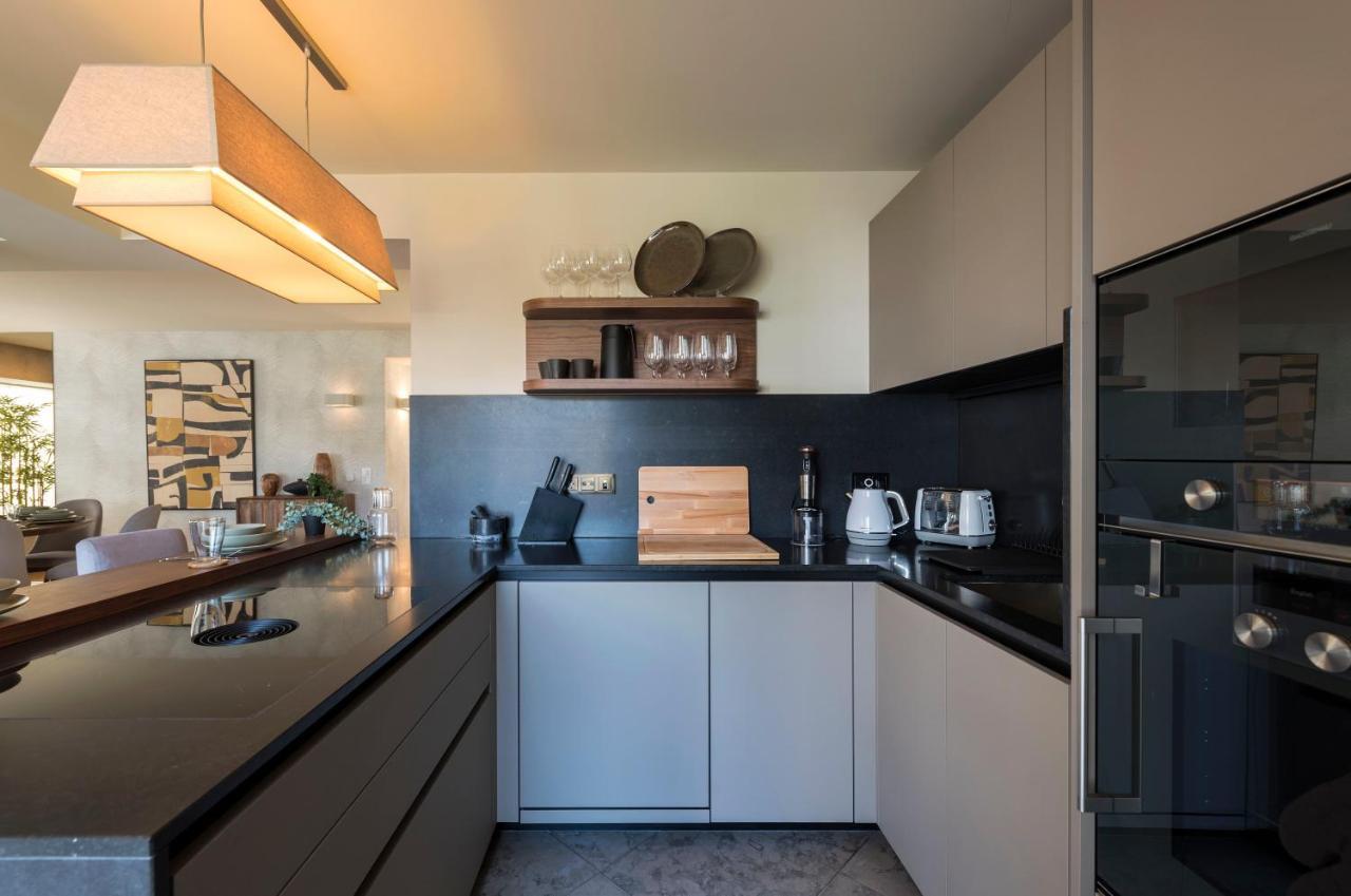 Emporium Deluxe 3Br Apartment W/ Private Parking By Lovelystay Porto Ngoại thất bức ảnh