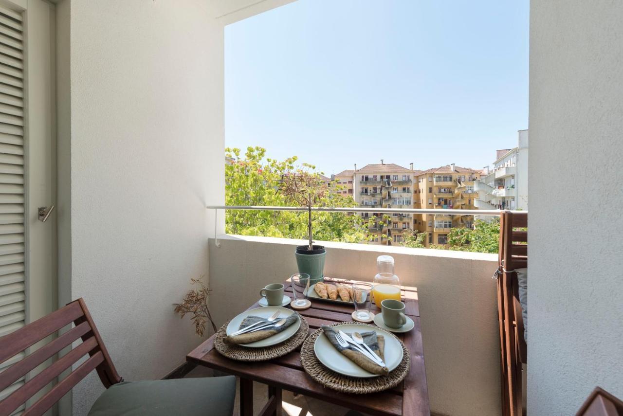 Emporium Deluxe 3Br Apartment W/ Private Parking By Lovelystay Porto Ngoại thất bức ảnh