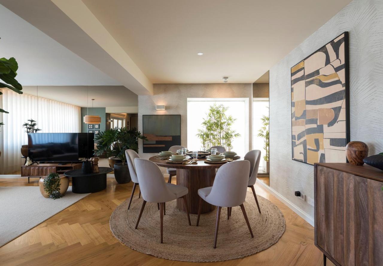 Emporium Deluxe 3Br Apartment W/ Private Parking By Lovelystay Porto Ngoại thất bức ảnh