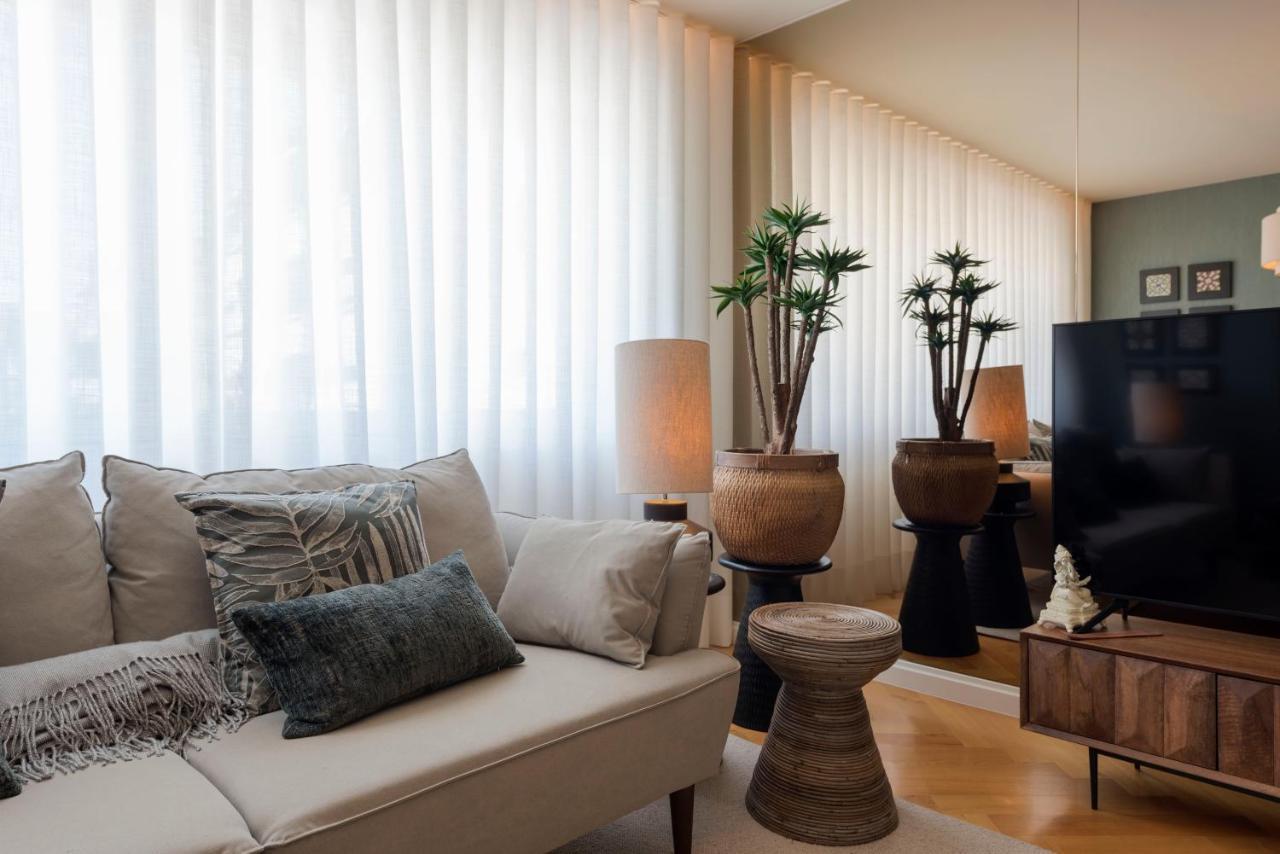 Emporium Deluxe 3Br Apartment W/ Private Parking By Lovelystay Porto Ngoại thất bức ảnh