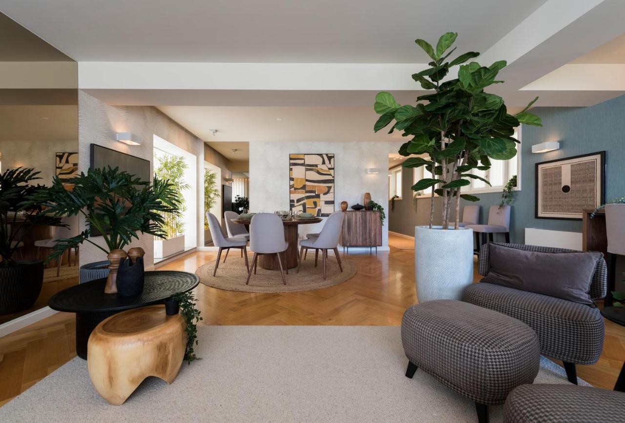 Emporium Deluxe 3Br Apartment W/ Private Parking By Lovelystay Porto Ngoại thất bức ảnh